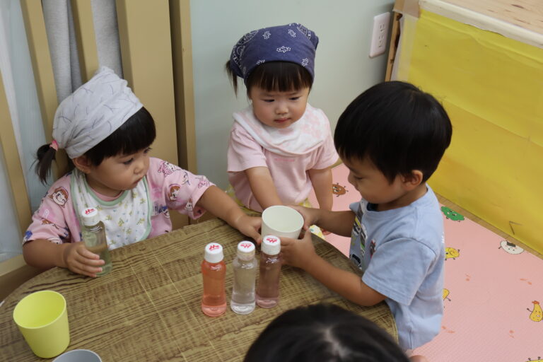 ジュース屋さんオープンしました！（1歳児）