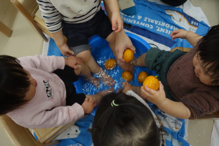 レモンで遊ぼうPart②(0歳児)