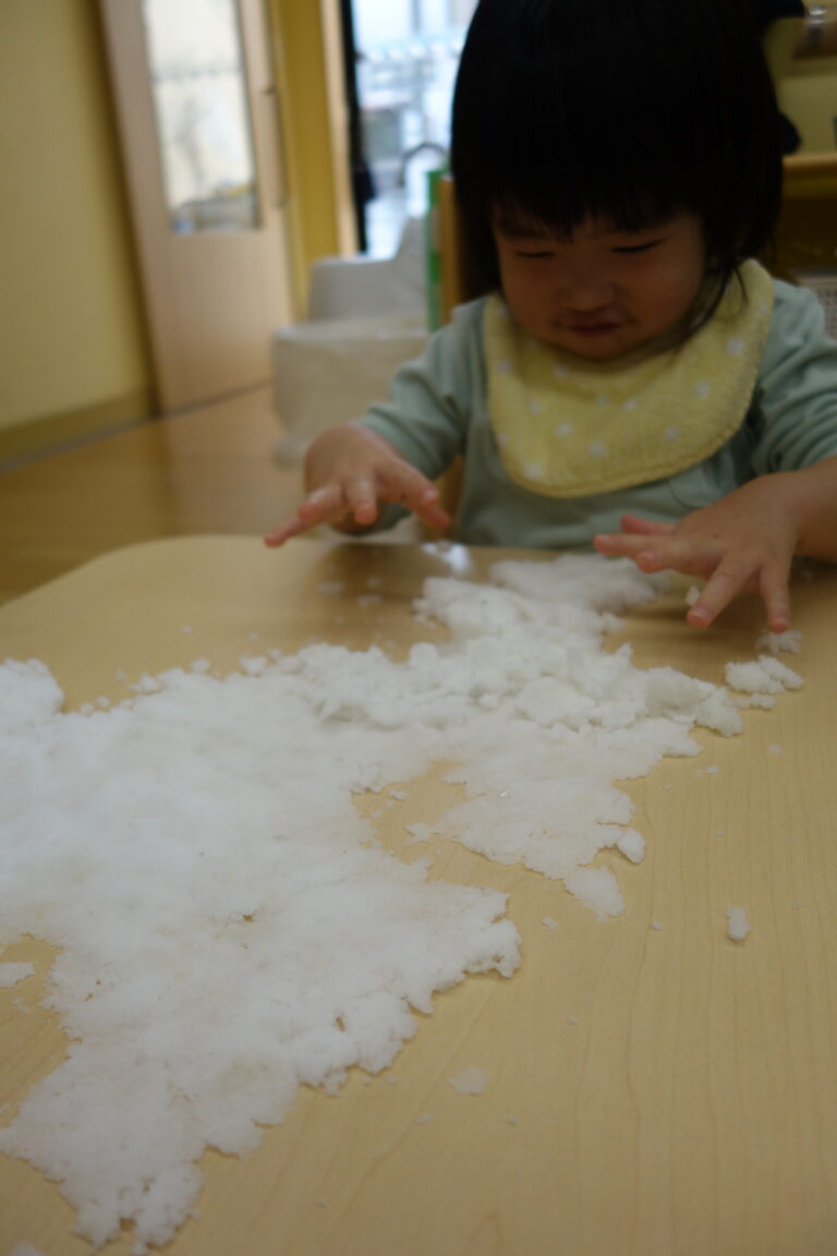 謎の粉の正体は！？（0歳児)