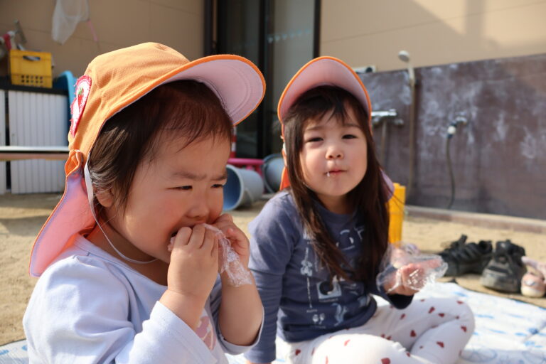 ピクニックごっこ（1歳児）