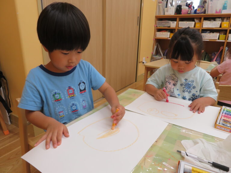 運動会の思い出を描く（３歳児）