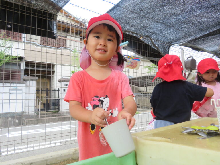 水遊びが始まったよ！（３歳児）