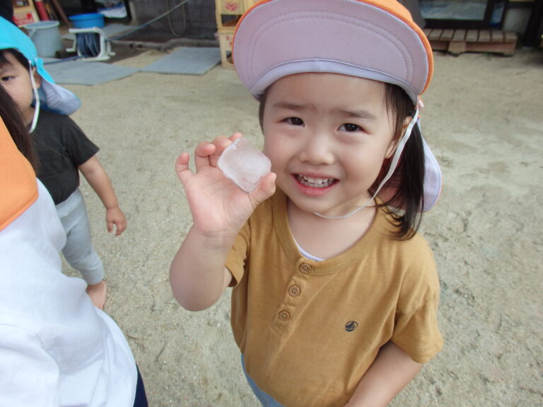 いろんな氷を作ったよ🧊（2歳児）