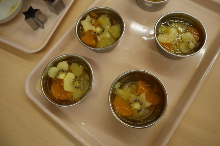 ゼリー作りに挑戦！（１歳児）