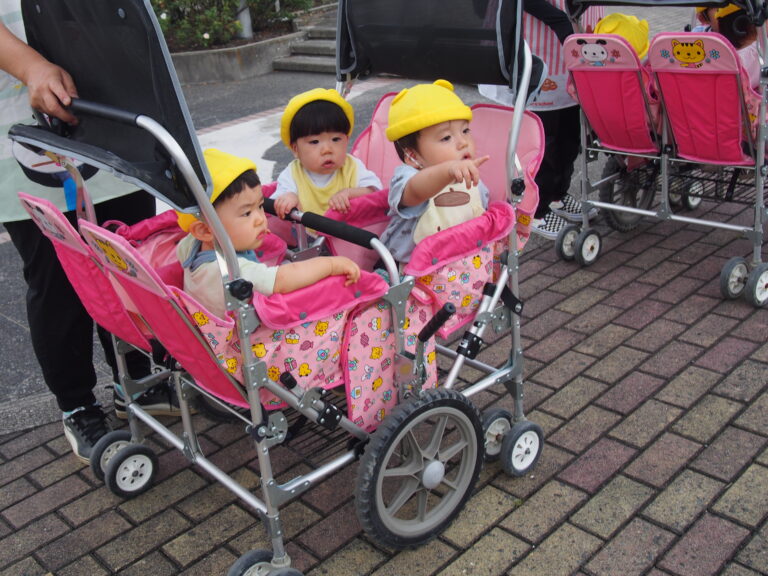 お散歩デビュー♪（0歳児）