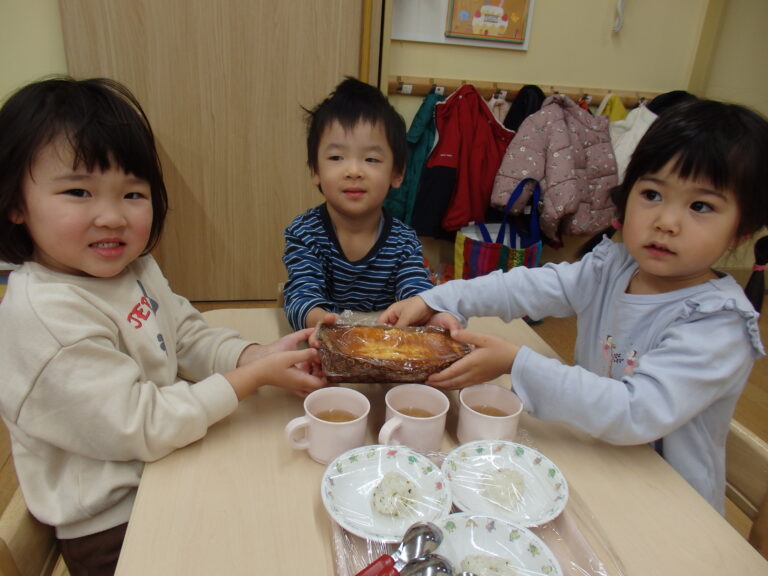 お庭のレモンでクッキング🍋（2歳児）