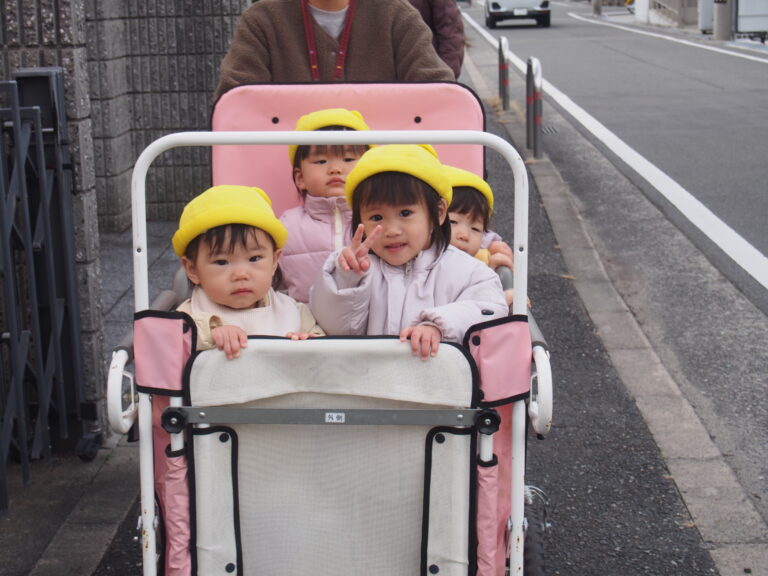 「はじめてのおかいもの」（0歳児）