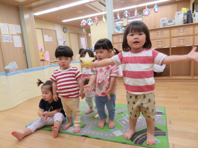 歌声いっぱい♩朝の会（１歳児）